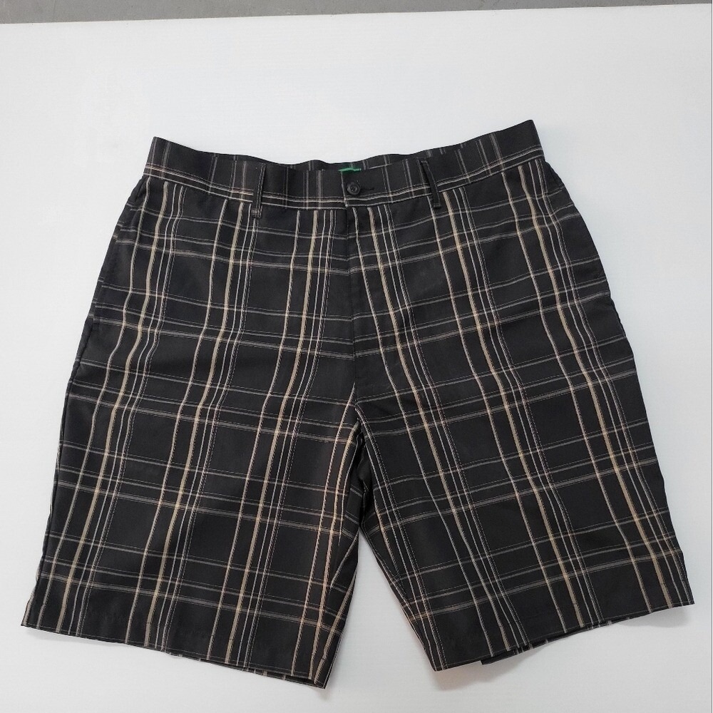 Y2K Black and Tan‎ Flat Front Shorts with Classic Design